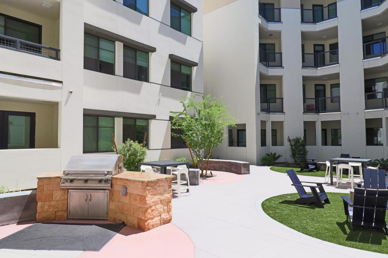 Walk Score 81-Shopping District-King Bed-Parking G2047 Scottsdale Exterior photo
